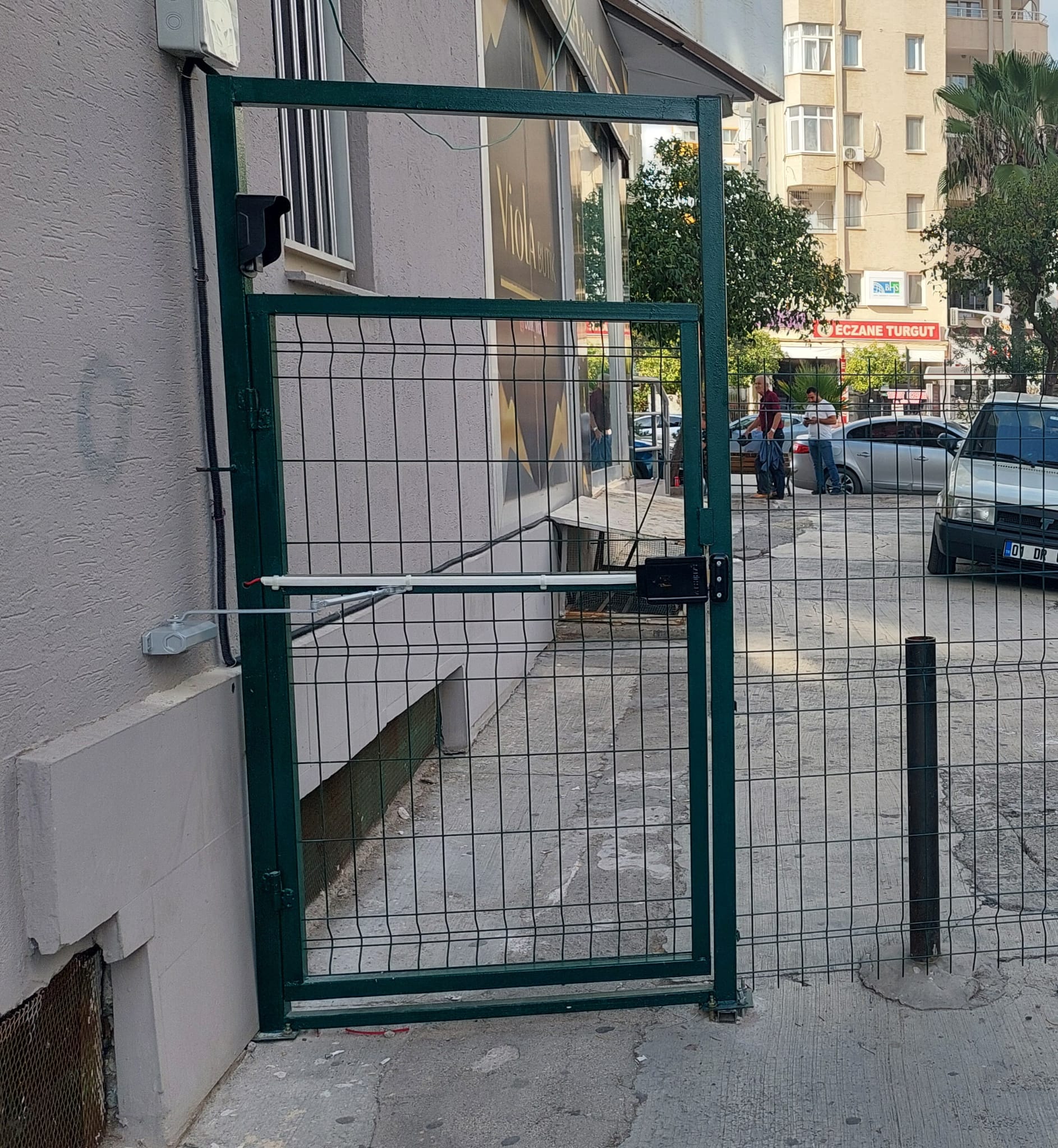 Personel Yaya Kapısı